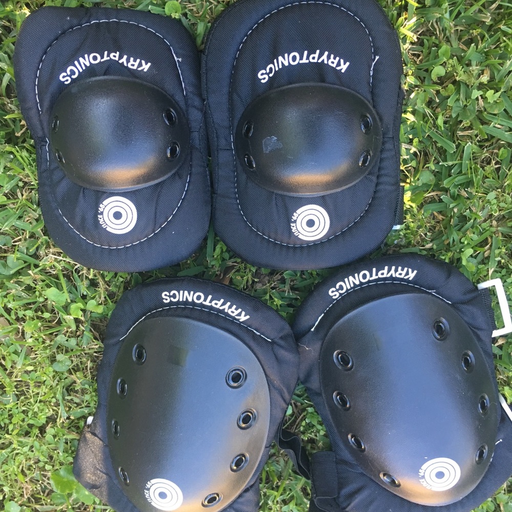 Knee and elbow pads